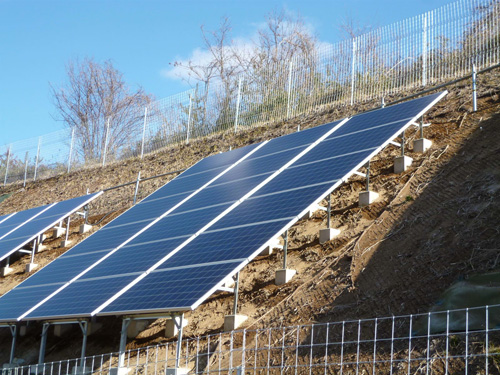 北杜市开始在斜坡上设置光伏发电系统的施工性验证 北杜市开始在斜坡上设置光伏发电系统的施工性验证