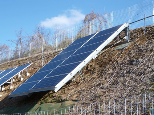 北杜市开始在斜坡上设置光伏发电系统的施工性验证 北杜市开始在斜坡上设置光伏发电系统的施工性验证